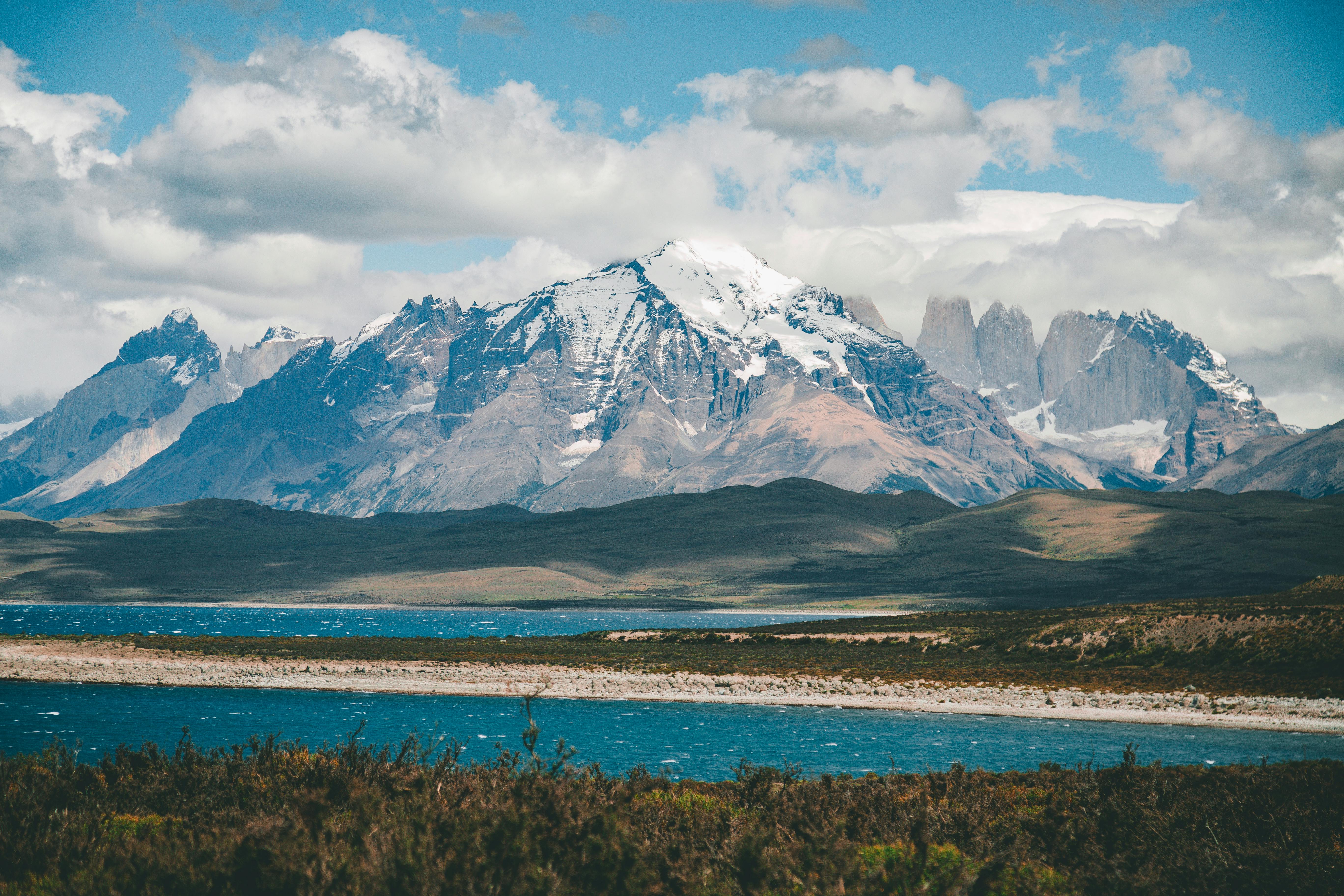 A Comprehensive Guide for Canadian Companies Processing Payroll in Chile